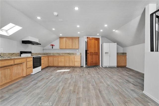 13633 Summit Valley Road, Hesperia, CA 92345