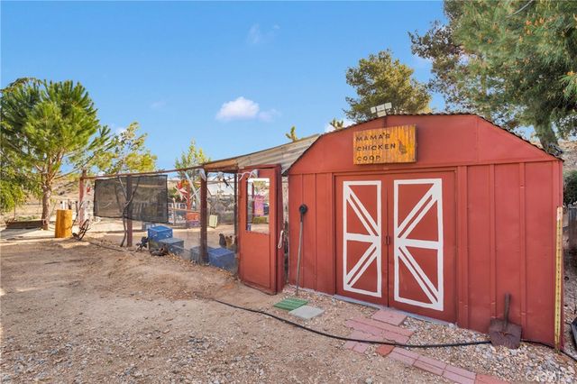 13633 Summit Valley Road, Hesperia, CA 92345