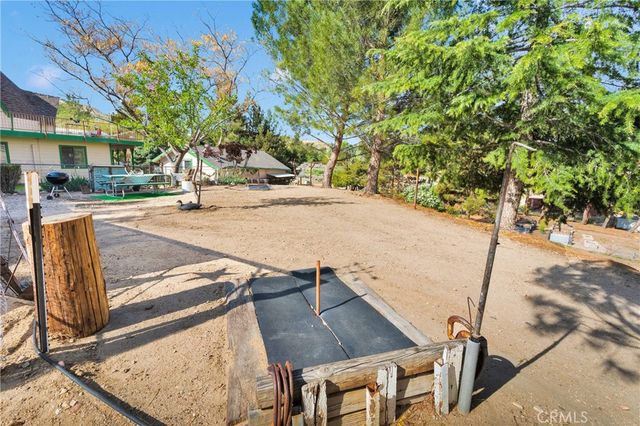 13633 Summit Valley Road, Hesperia, CA 92345