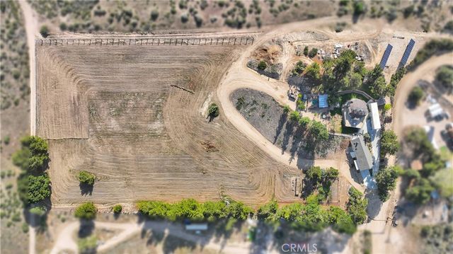 13633 Summit Valley Road, Hesperia, CA 92345