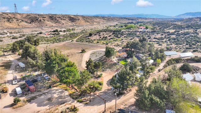 13633 Summit Valley Road, Hesperia, CA 92345