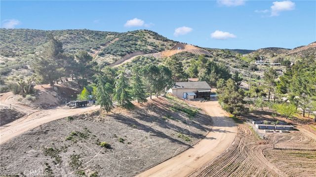 13633 Summit Valley Road, Hesperia, CA 92345