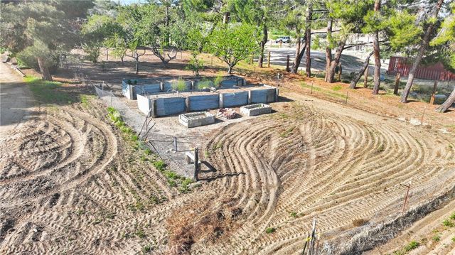 13633 Summit Valley Road, Hesperia, CA 92345