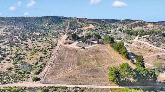 13633 Summit Valley Road, Hesperia, CA 92345