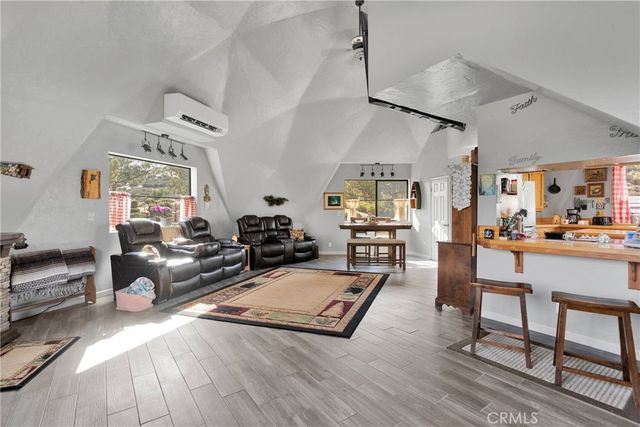 13633 Summit Valley Road, Hesperia, CA 92345