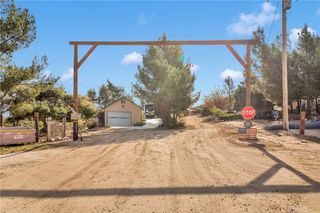 13633 Summit Valley Road, Hesperia, CA 92345