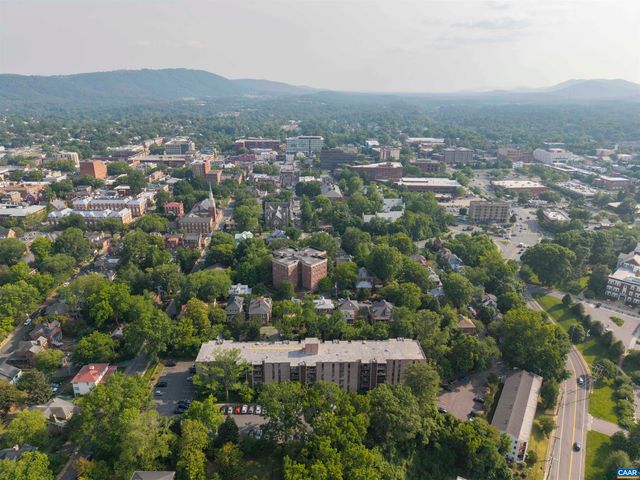 511 1st St N Apt 613, Charlottesville, VA 22902