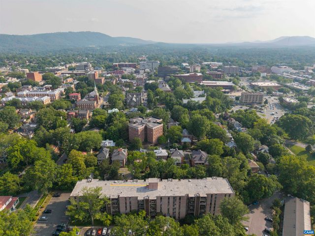 511 1st St N Apt 613, Charlottesville, VA 22902