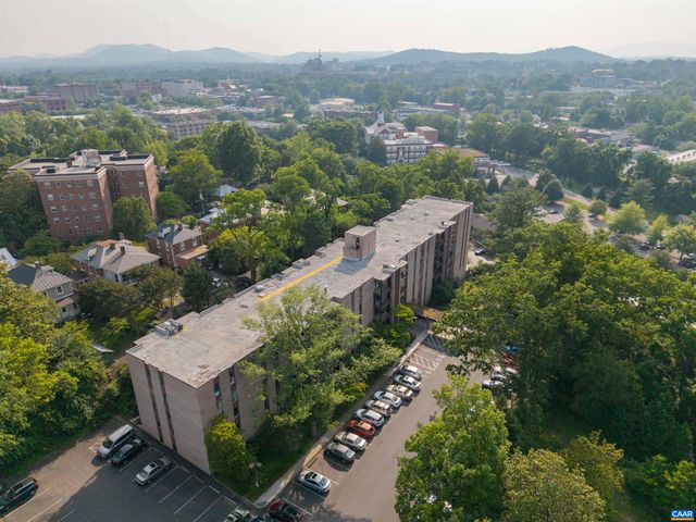 511 1st St N Apt 613, Charlottesville, VA 22902