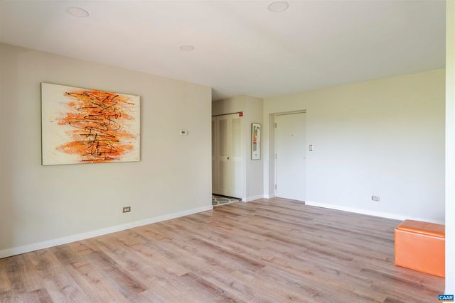 511 1st St N Apt 613, Charlottesville, VA 22902
