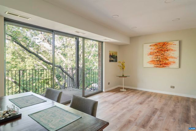 511 1st St N Apt 613, Charlottesville, VA 22902