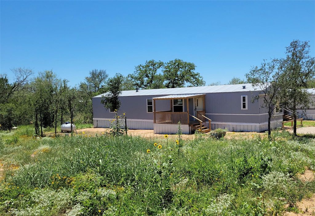 917 Austin ST, Kingsland, TX 78639