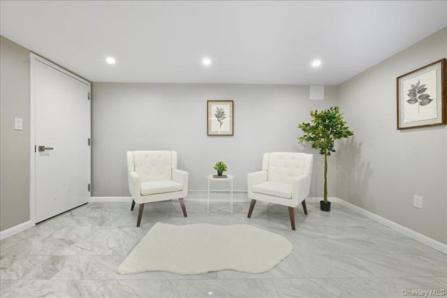 70 Nevada Street, Hicksville, NY 11801