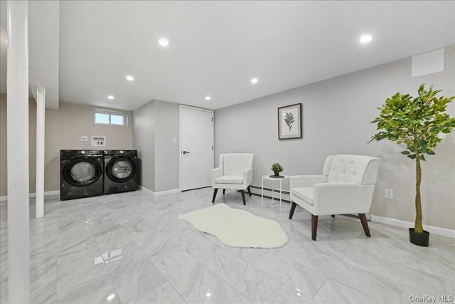 70 Nevada Street, Hicksville, NY 11801