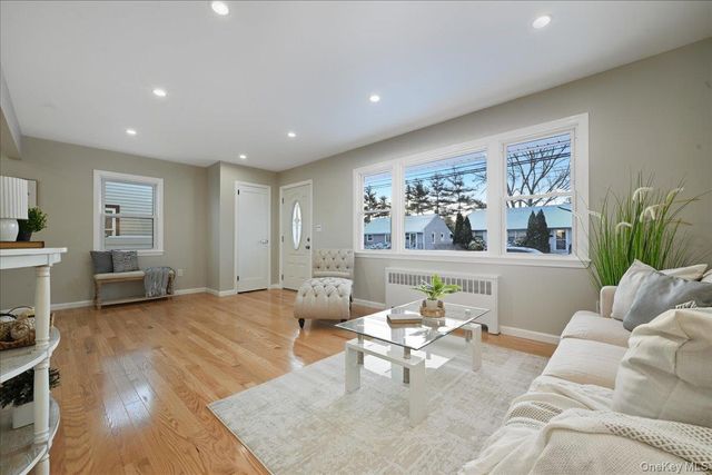 70 Nevada Street, Hicksville, NY 11801