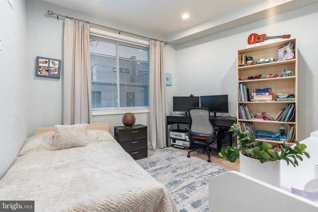 1817 N LEITHGOW ST, Philadelphia, PA 19122