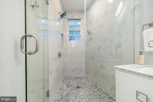 1817 N LEITHGOW ST, Philadelphia, PA 19122