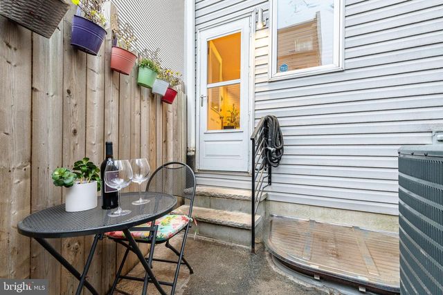 1817 N LEITHGOW ST, Philadelphia, PA 19122