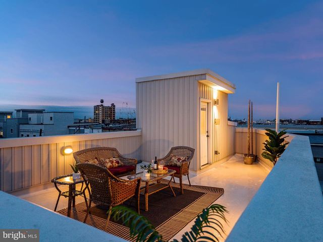 1817 N LEITHGOW ST, Philadelphia, PA 19122