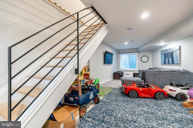 1817 N LEITHGOW ST, Philadelphia, PA 19122