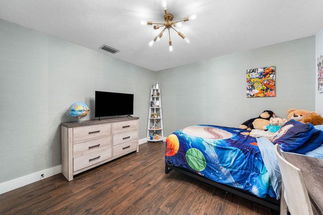 916 SW 37th Court, Boynton Beach, FL 33435
