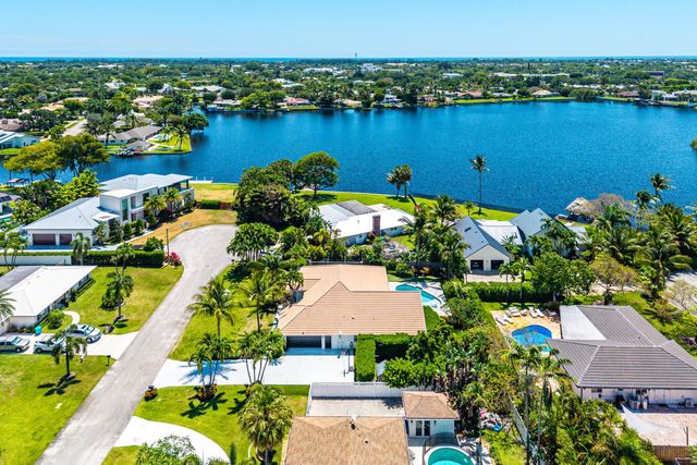 916 SW 37th Court, Boynton Beach, FL 33435
