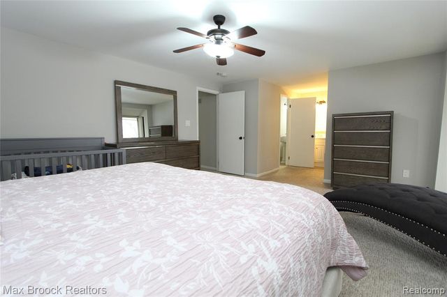 7338 Creek View Court, West Bloomfield, MI 48322