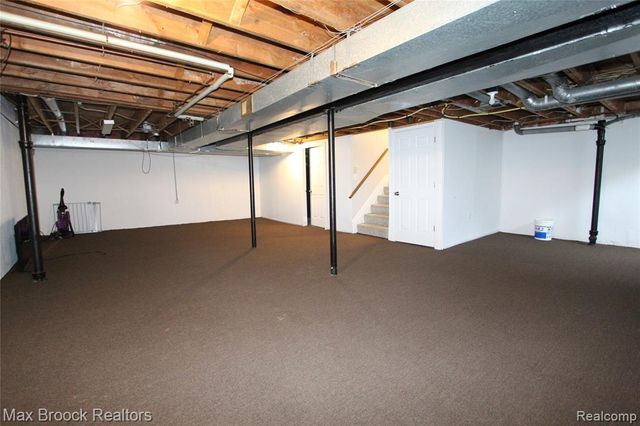 7338 Creek View Court, West Bloomfield, MI 48322