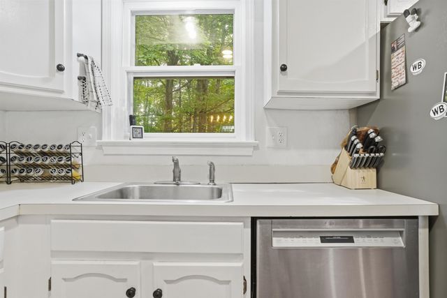17 Chestnut Circle, Merrimack, NH 03054