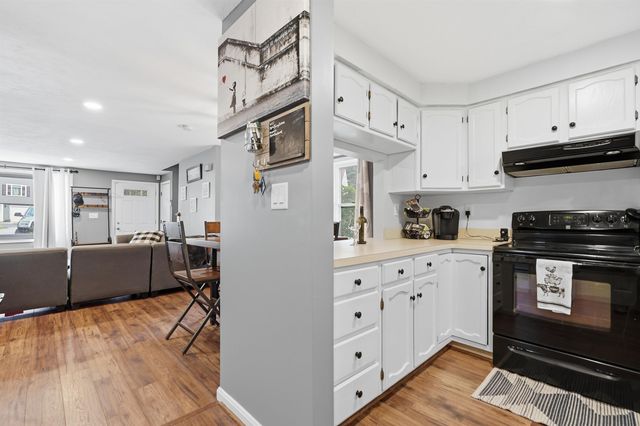 17 Chestnut Circle, Merrimack, NH 03054