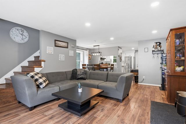 17 Chestnut Circle, Merrimack, NH 03054