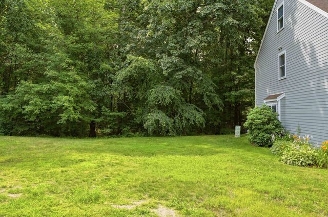 17 Chestnut Circle, Merrimack, NH 03054