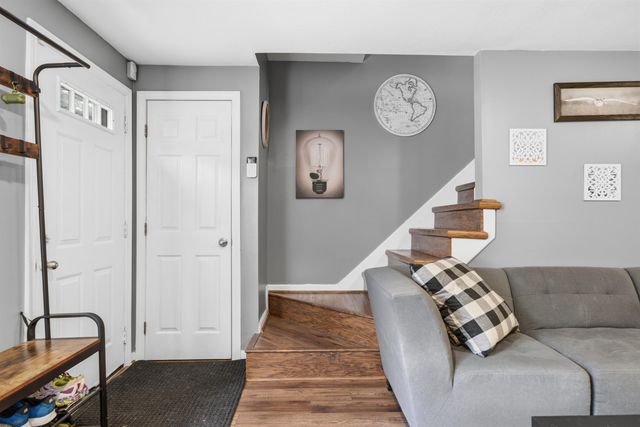 17 Chestnut Circle, Merrimack, NH 03054