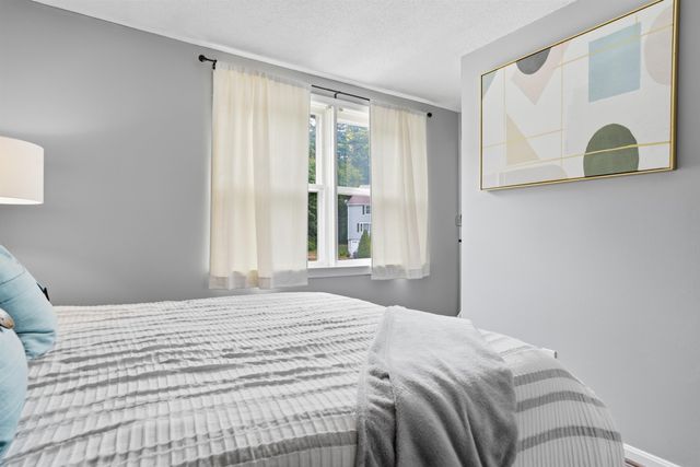 17 Chestnut Circle, Merrimack, NH 03054