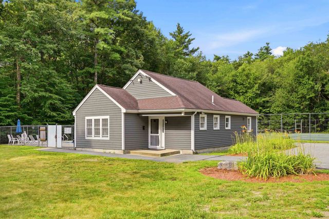 17 Chestnut Circle, Merrimack, NH 03054