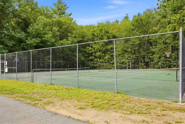 17 Chestnut Circle, Merrimack, NH 03054