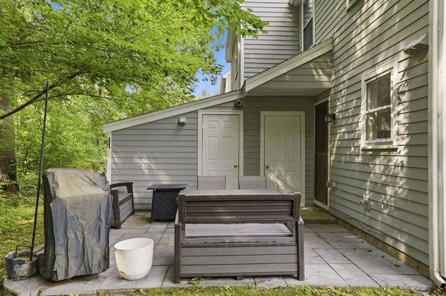 17 Chestnut Circle, Merrimack, NH 03054