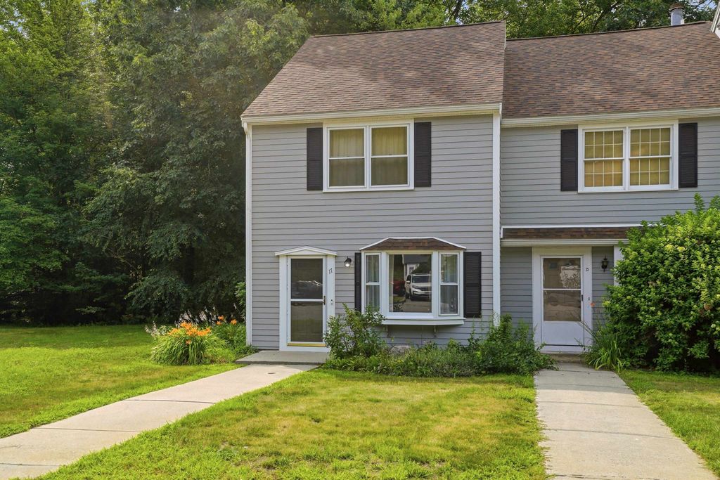 17 Chestnut Circle, Merrimack, NH 03054