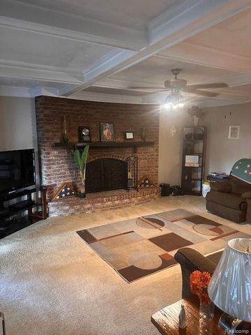 37129 Almont Drive W, Sterling Heights, MI 48310