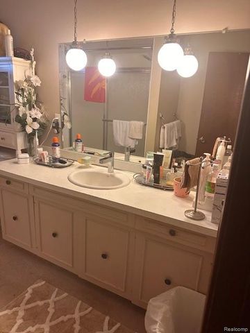 37129 Almont Drive W, Sterling Heights, MI 48310