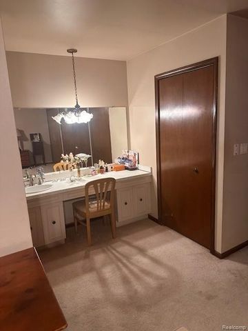 37129 Almont Drive W, Sterling Heights, MI 48310