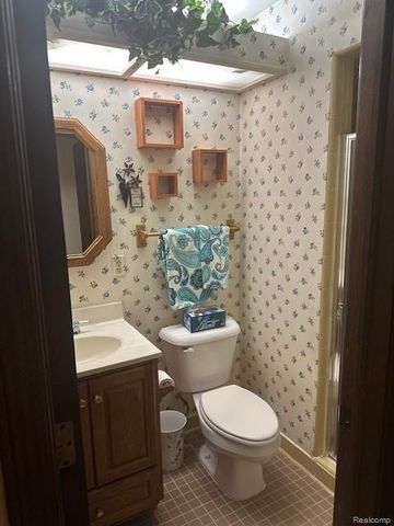 37129 Almont Drive W, Sterling Heights, MI 48310