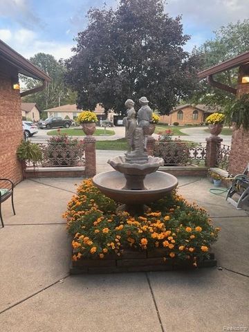 37129 Almont Drive W, Sterling Heights, MI 48310