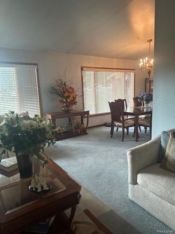 37129 Almont Drive W, Sterling Heights, MI 48310