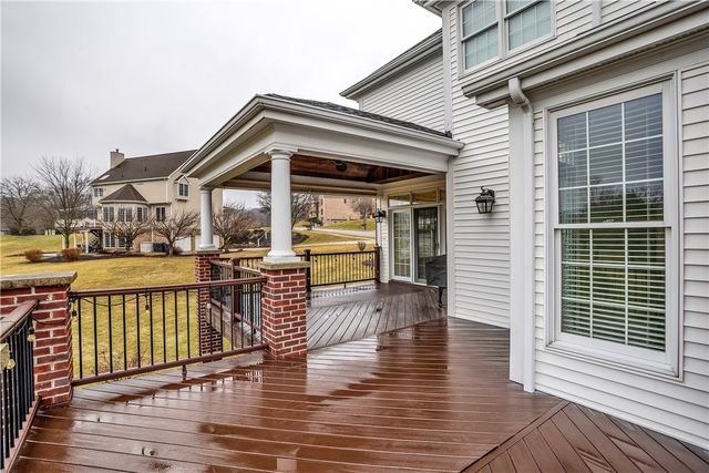 109 Oakview Dr, Cranberry Twp, PA 16066