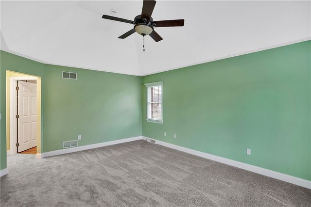 109 Oakview Dr, Cranberry Twp, PA 16066