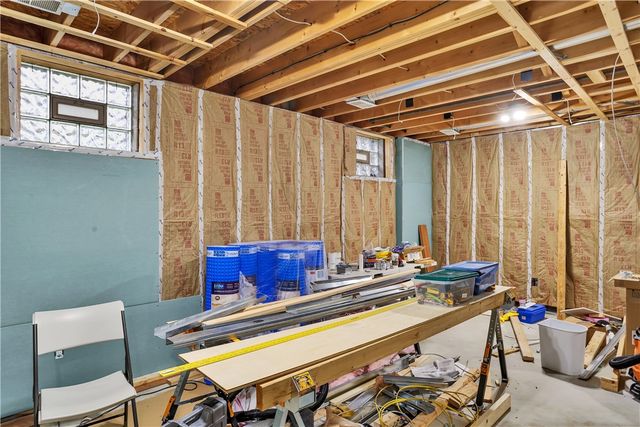 109 Oakview Dr, Cranberry Twp, PA 16066