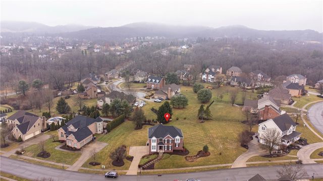 109 Oakview Dr, Cranberry Twp, PA 16066