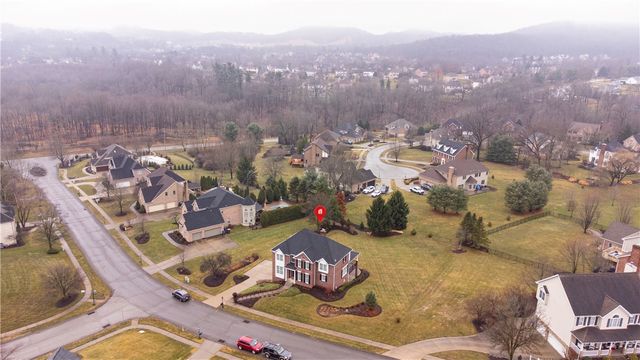 109 Oakview Dr, Cranberry Twp, PA 16066