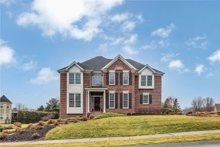 109 Oakview Dr, Cranberry Twp, PA 16066